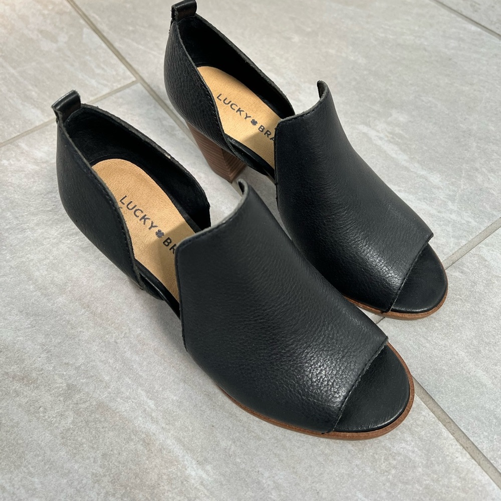Lucky Brand Junai Open toe booties